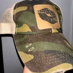 Criss cross ponytail hat camo camouflage lips army